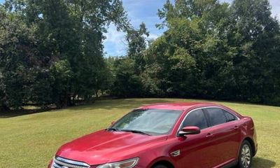 2011 Ford Taurus SEL