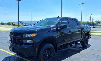 2021 Chevrolet Silverado Trail Boss Custom