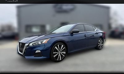 2022 Nissan Altima SR