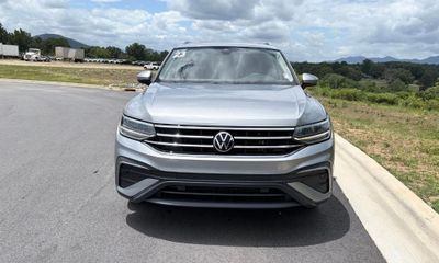 2023 Volkswagen Tiguan SE
