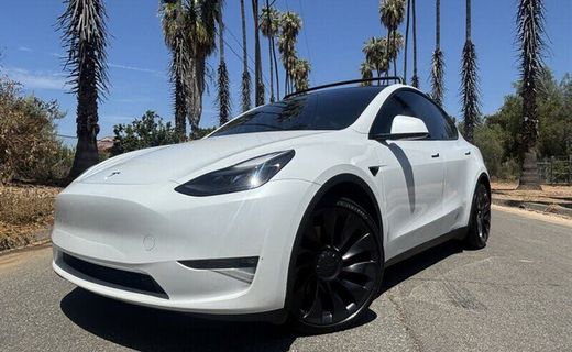 2023 Tesla Model Y Performance
