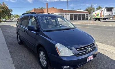 2006 Kia Sedona VQ