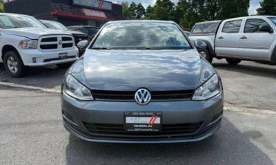 2017 Volkswagen Golf S Wolfsburg