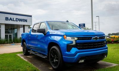 2025 Chevrolet Silverado RST