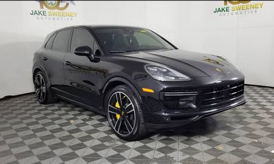 2022 Porsche Cayenne S