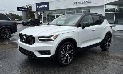 2022 Volvo XC40
