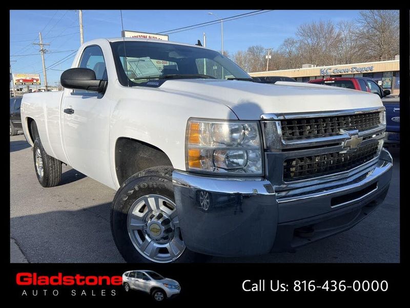 2008 Chevrolet Silverado — a typically priced live listing