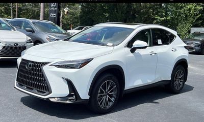 2026 Lexus NX 450H Luxury