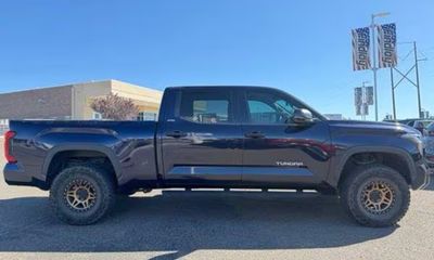 2022 Toyota Tundra SR5