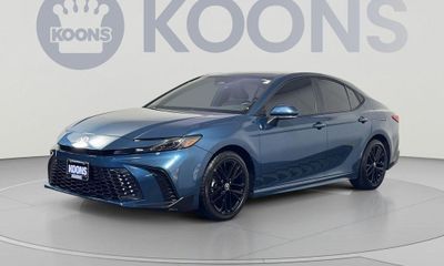 2025 Toyota Camry SE