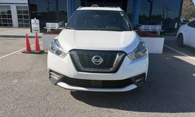 2020 Nissan Kicks SR