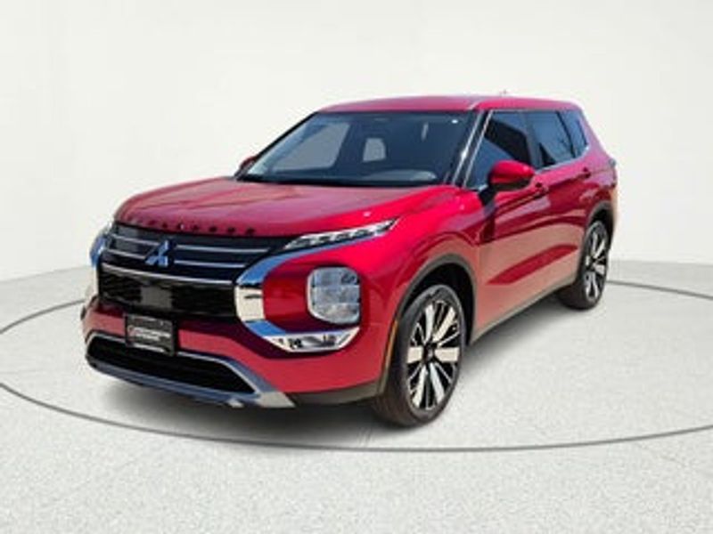 2025 Mitsubishi Outlander — a typically priced live listing