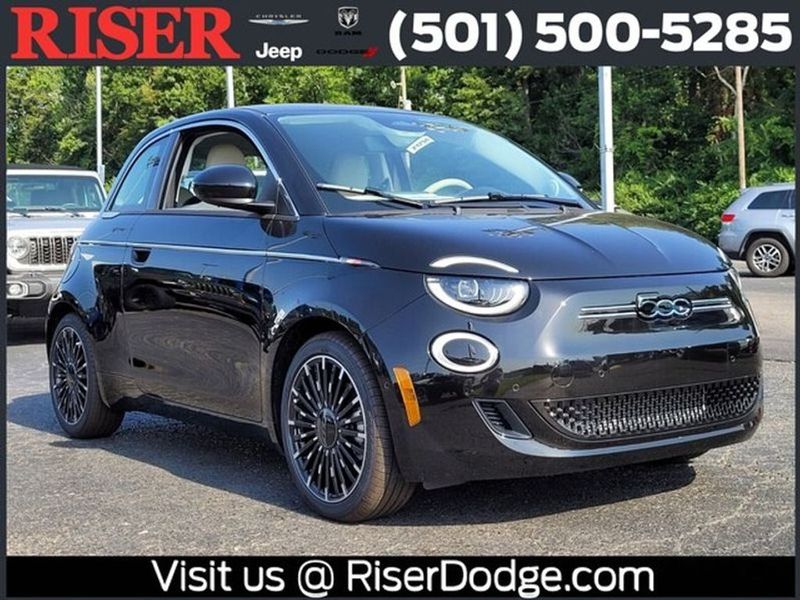 2024 Fiat 500E — a typically priced live listing