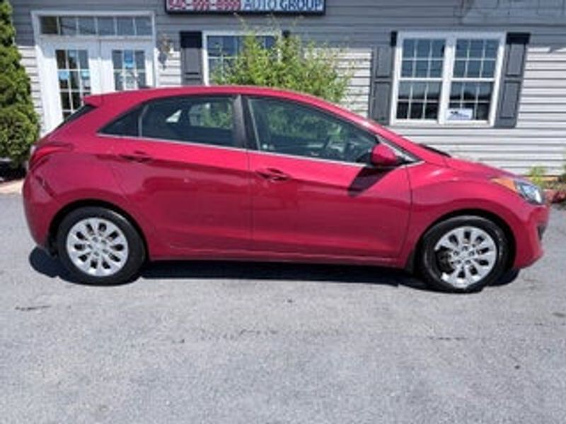 2017 Hyundai Elantra GT — a typically priced live listing