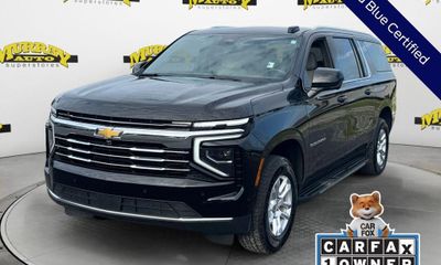 2025 Chevrolet Suburban LT