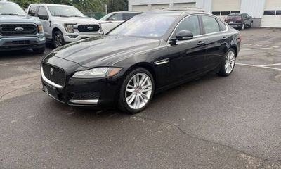 2017 Jaguar XF Prestige