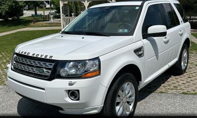2014 Land Rover LR2 Base HSE US