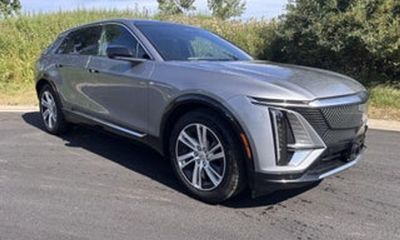 2024 Cadillac Lyriq Tech 1