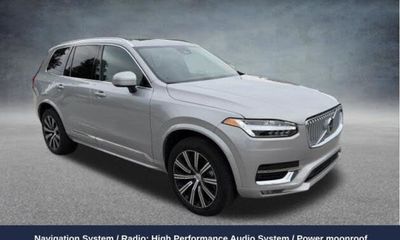 2025 Volvo XC90 Core