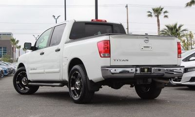2013 Nissan Titan SV
