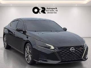 2023 Nissan Altima SR