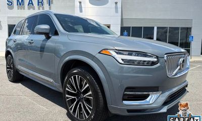 2023 Volvo XC90 Core Bright Theme