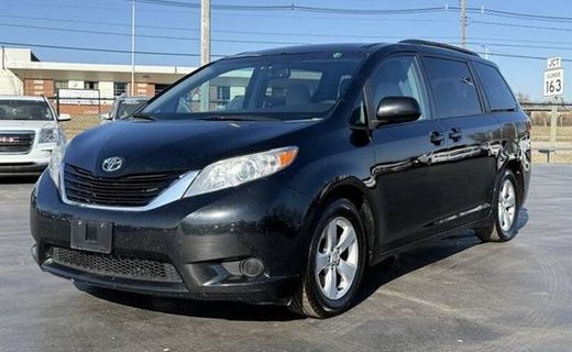 2015 Toyota Sienna LE