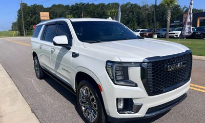 2023 GMC Yukon XL Denali Ultimate