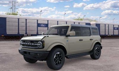 2026 Ford Bronco Outer Banks