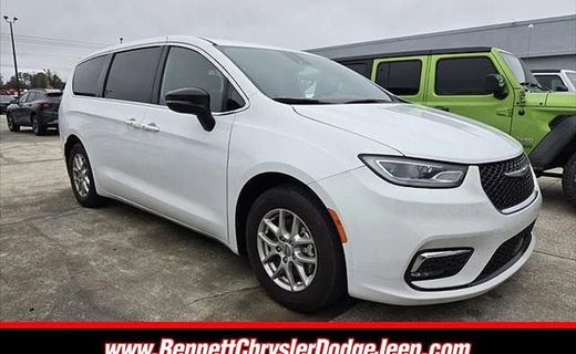 2025 Chrysler Pacifica Select