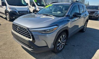 2025 Toyota Corolla Cross XLE