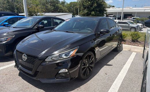 2022 Nissan Altima SR