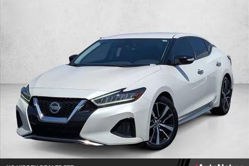 2022 Nissan Maxima — a typically priced live listing