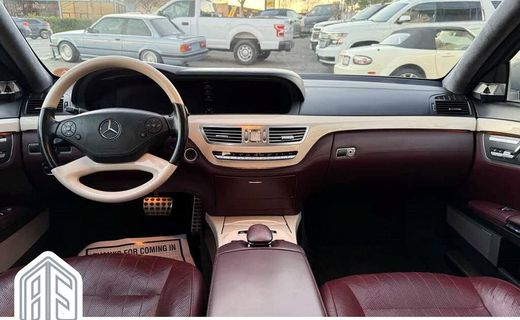 2013 Mercedes-Benz S-Class S550