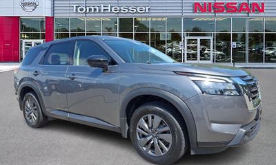 2023 Nissan Pathfinder S