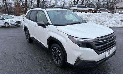 2025 Subaru Forester Premium Base