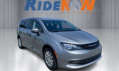 2020 Chrysler Voyager L