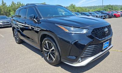 2022 Toyota Highlander XSE
