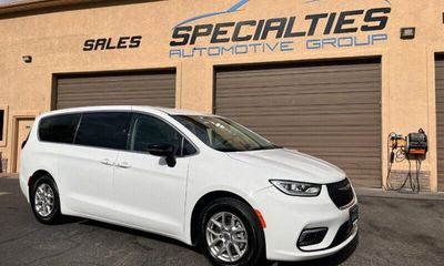 2024 Chrysler Pacifica Touring L