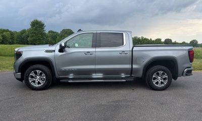 2024 GMC Sierra SLE