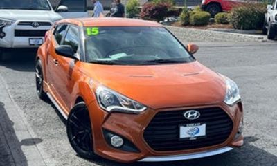 2015 Hyundai Veloster GLS Middle