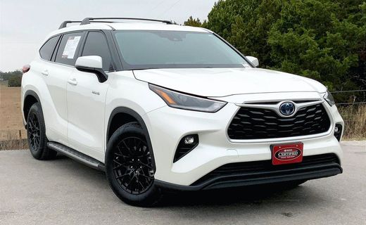 2021 Toyota Highlander LE
