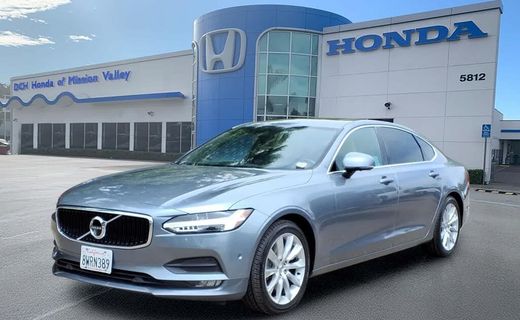 2018 Volvo S90 Momentum
