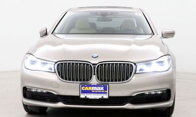 2016 BMW 750I