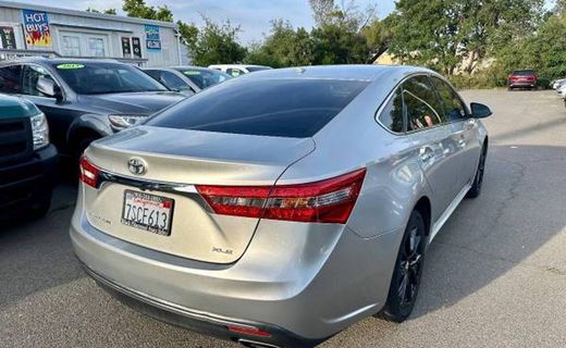 2016 Toyota Avalon XLE