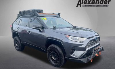 2019 Toyota RAV4 XSE HV