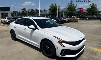 2026 Kia K5 LXS