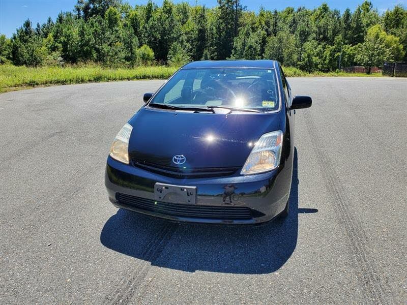 2005 Toyota Prius — a typically priced live listing