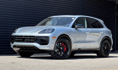 2026 Porsche Panamera 4