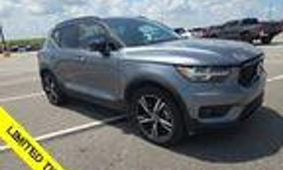 2019 Volvo XC40 R Design Momentum